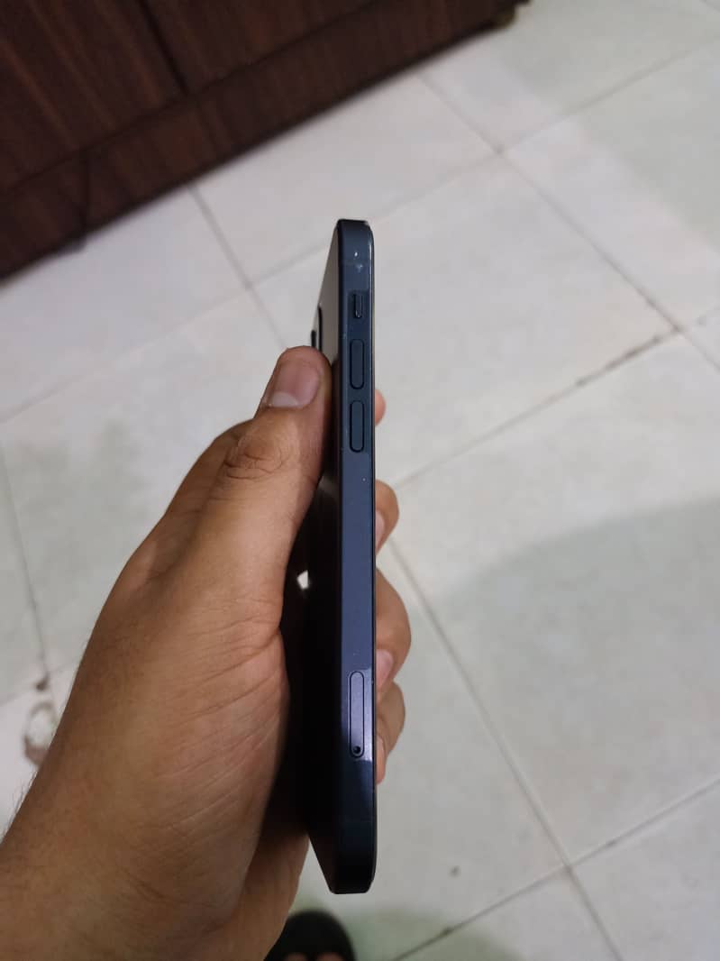Apple iPhone 12 3