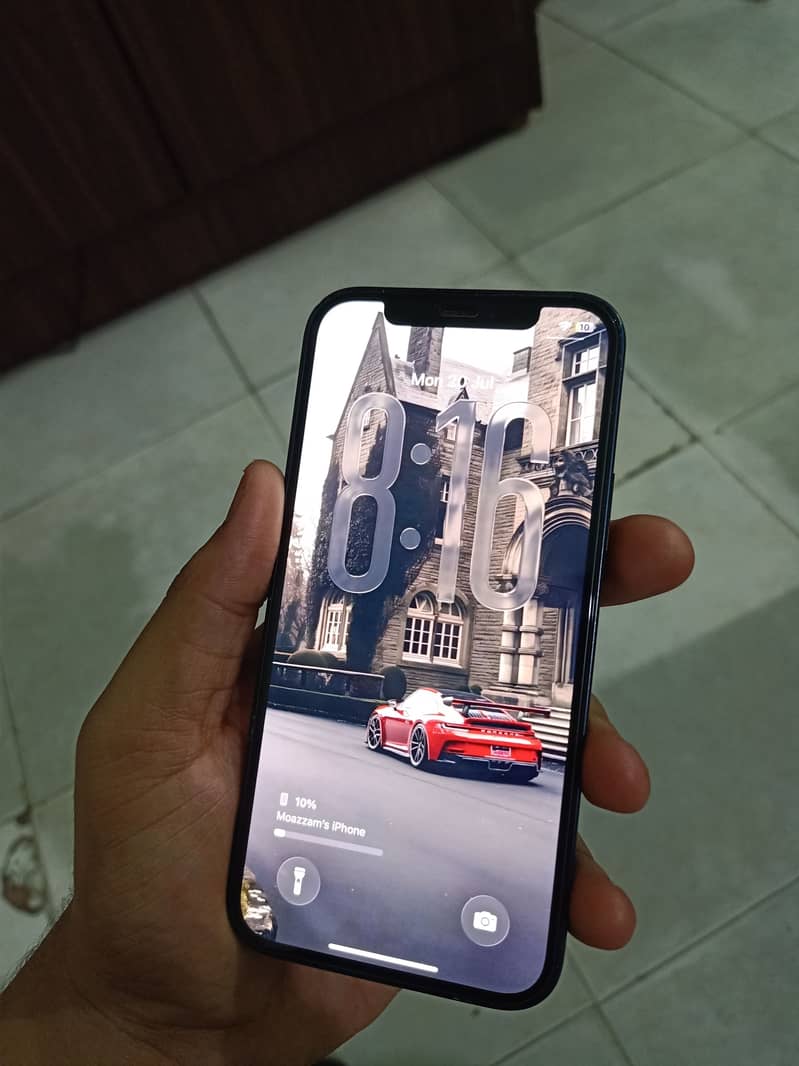 Apple iPhone 12 4