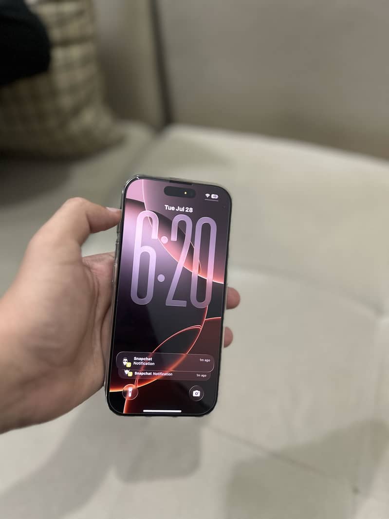 Apple iPhone 16 Pro 2