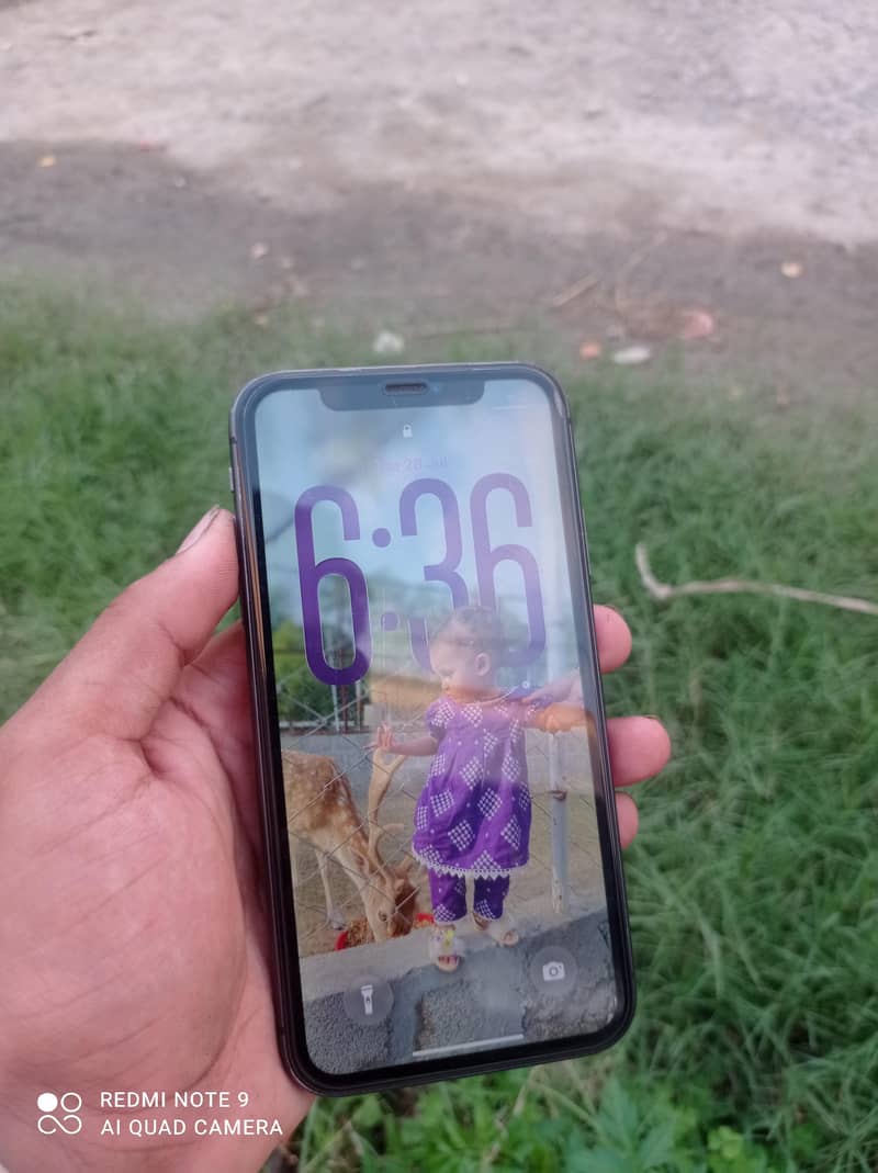 Apple iPhone 11 7