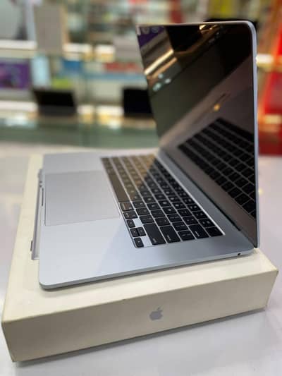 MacBook air M4  15 inch 16 GB 512 GB