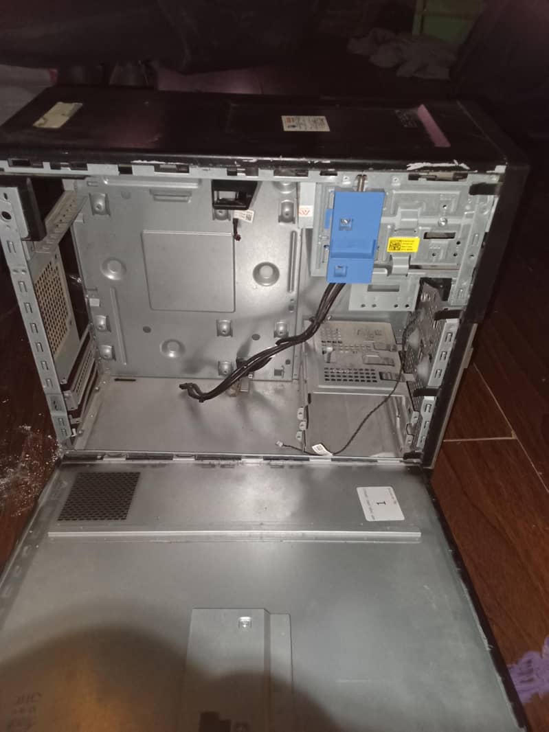this empty Dell case 2