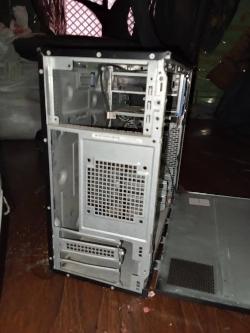 this empty Dell case 3