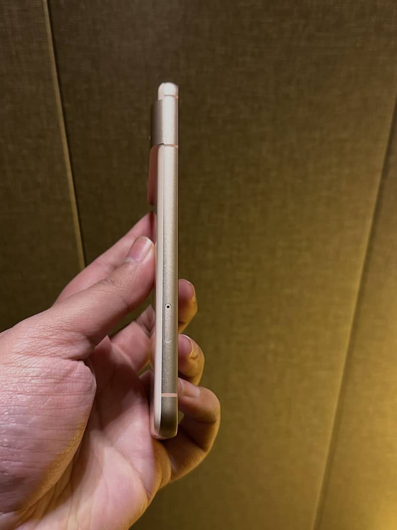 Google Pixel 8 4