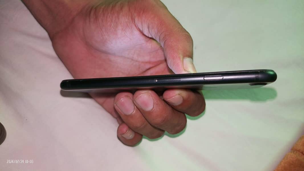 Apple iPhone 7 4