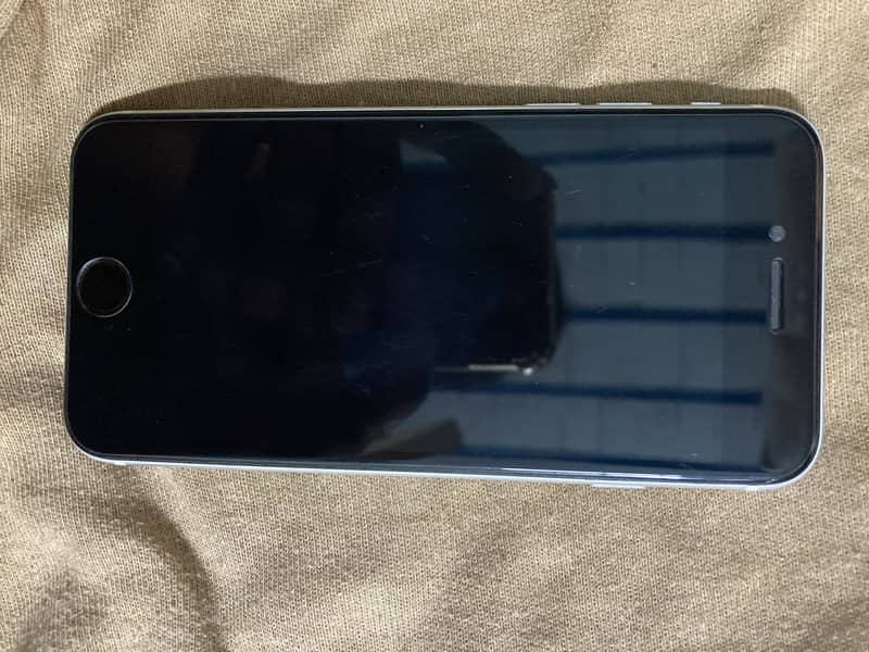 Apple iPhone SE 2 Second generation 4