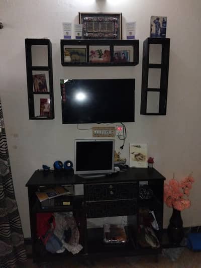 LCD rack and tebel boht hi acha bana Howa han