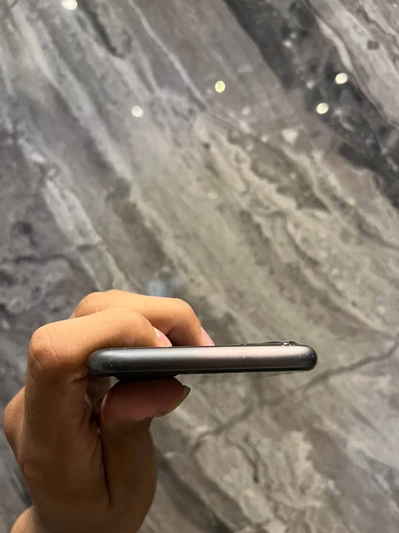 iPhone 3