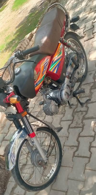 Honda CD 70cc Fix Price 03106095670 is number per rabta kary
