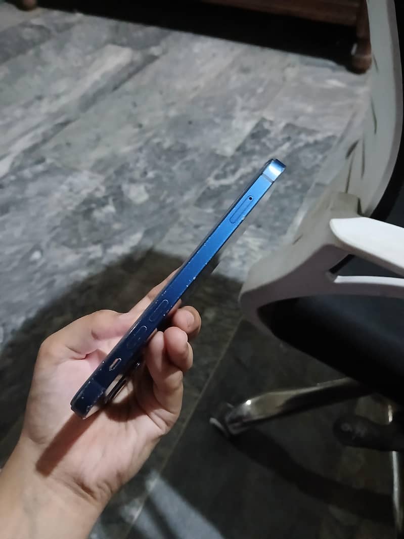 Apple iPhone 12 5
