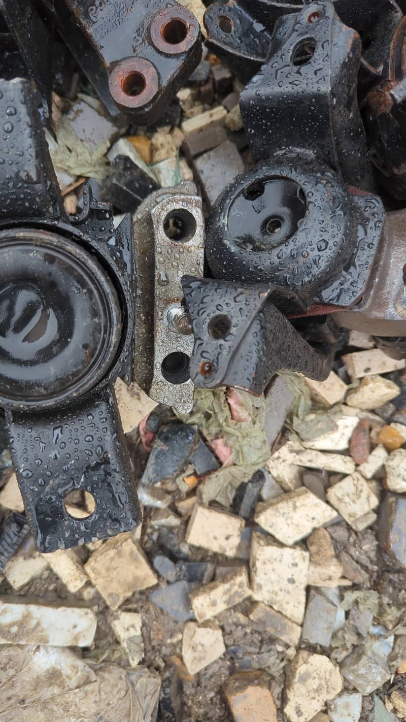 engine mount 4