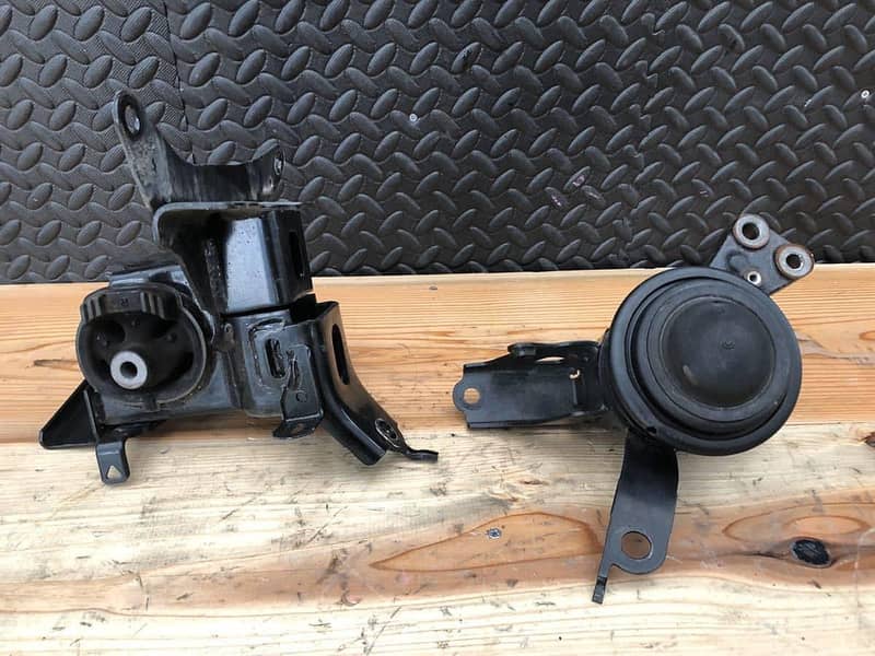 engine mount 9
