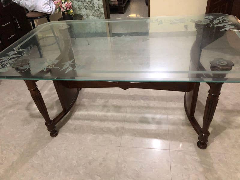 Dining table 0