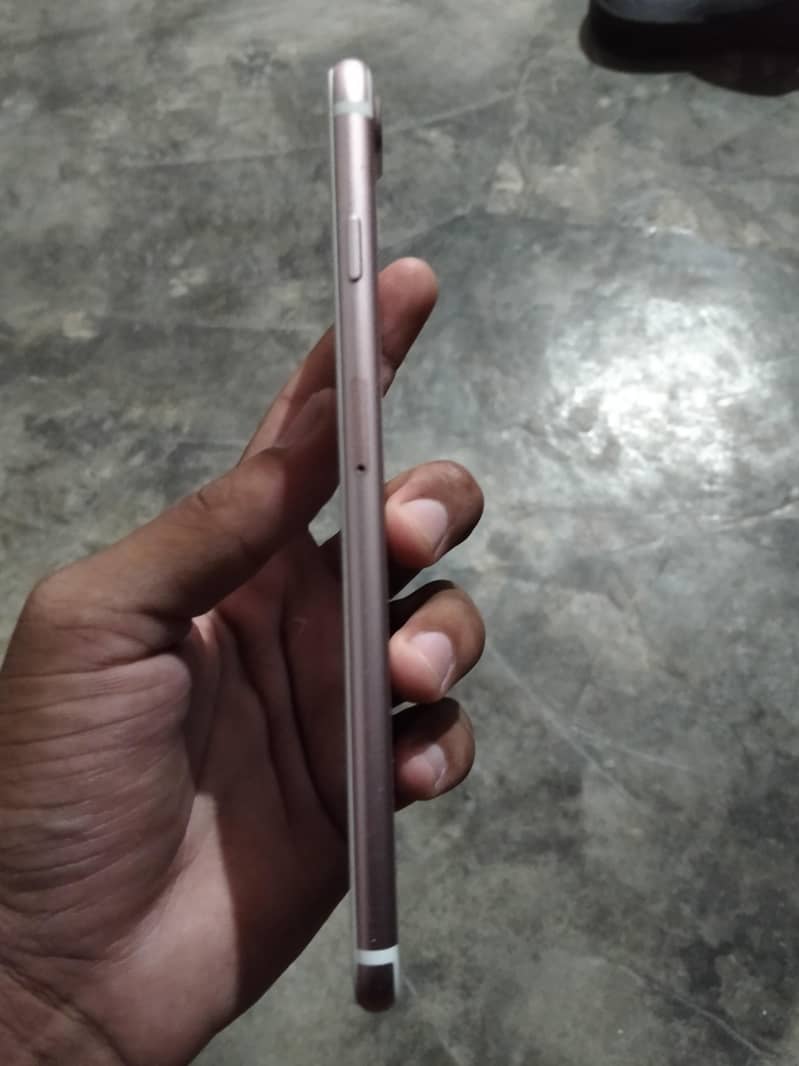 Apple iPhone 7 Plus 2