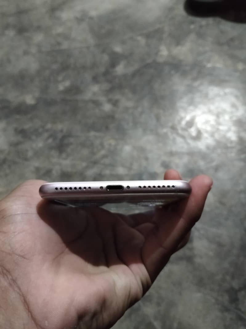 Apple iPhone 7 Plus 3