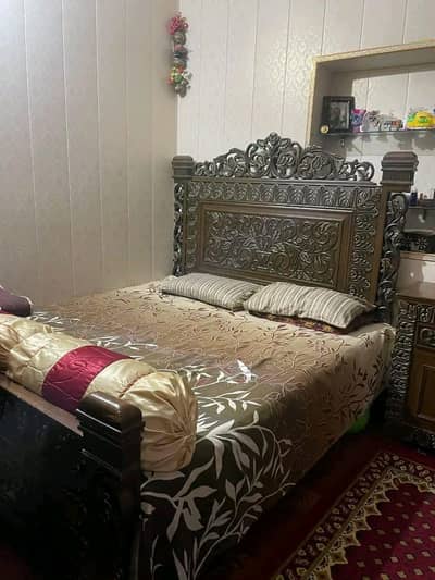Bedroom Set with Dressing Table & Side Tables – Excellent Condition