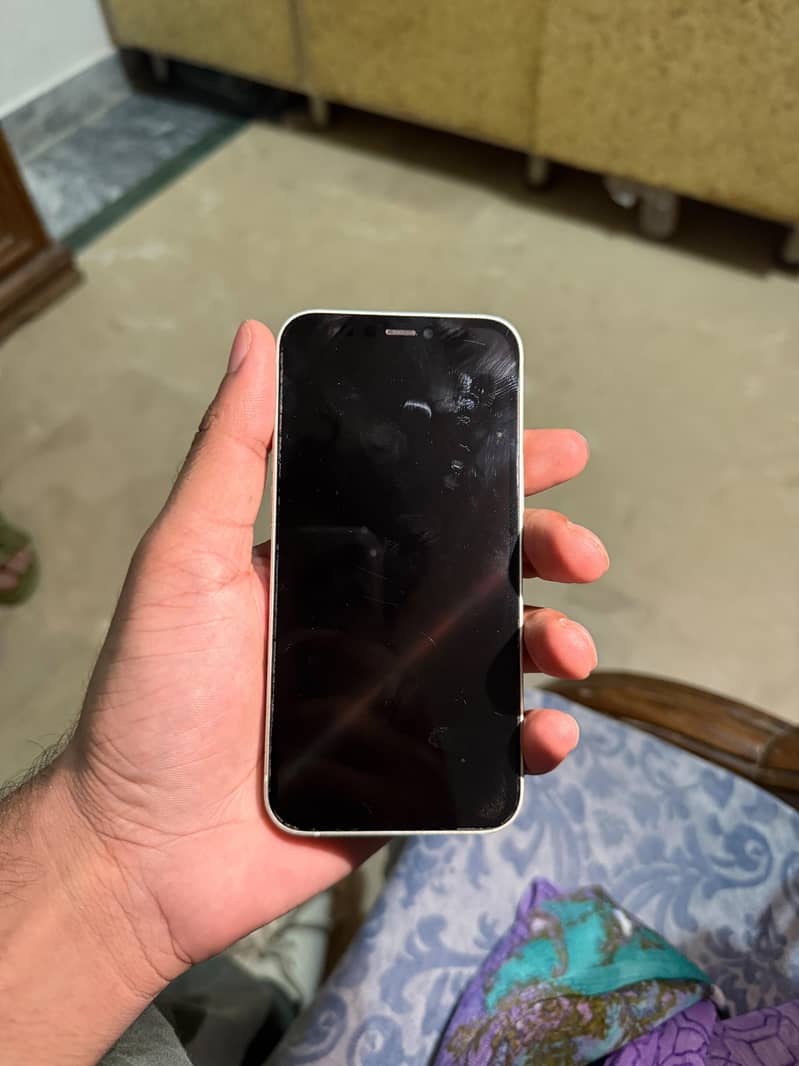 iPhone 12 mini 4
