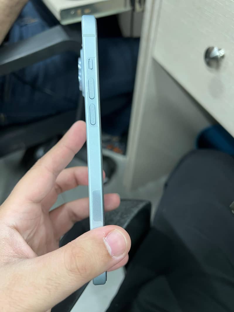 Apple iPhone 15 plus 2