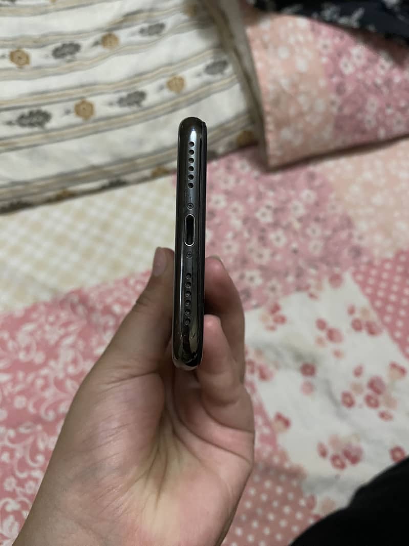 iphone X 4
