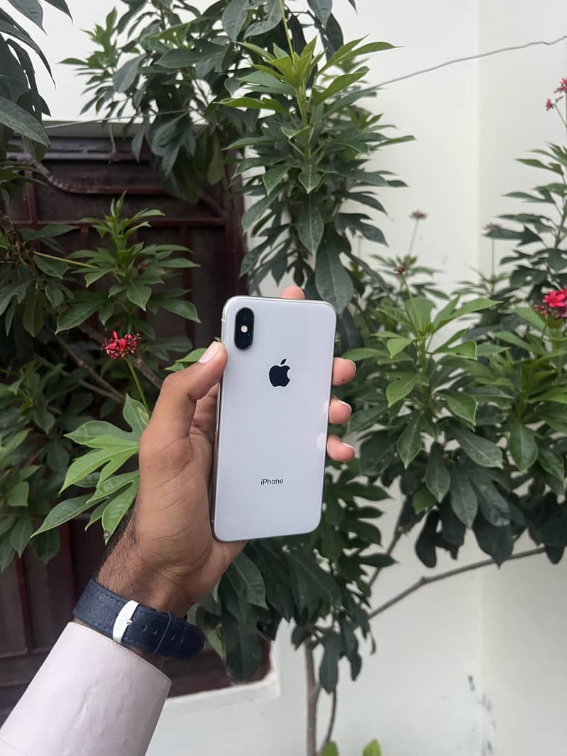 Apple iPhone X 3