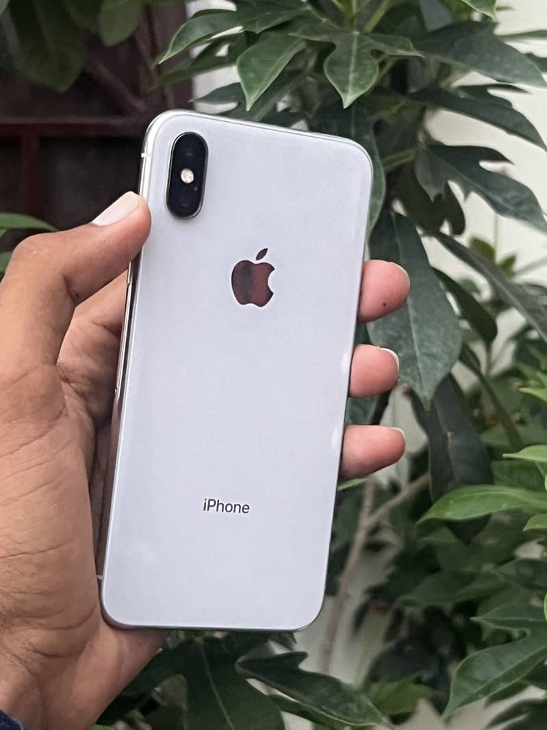 Apple iPhone X 4