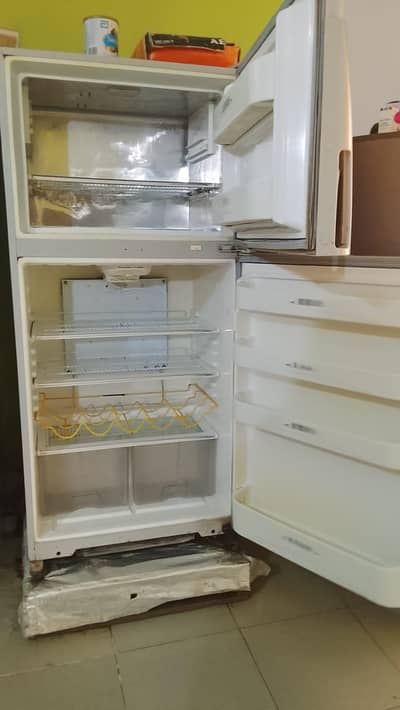 dawlance big size refrigerator