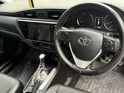 Toyota Altis Grande 1.8 Black Interior