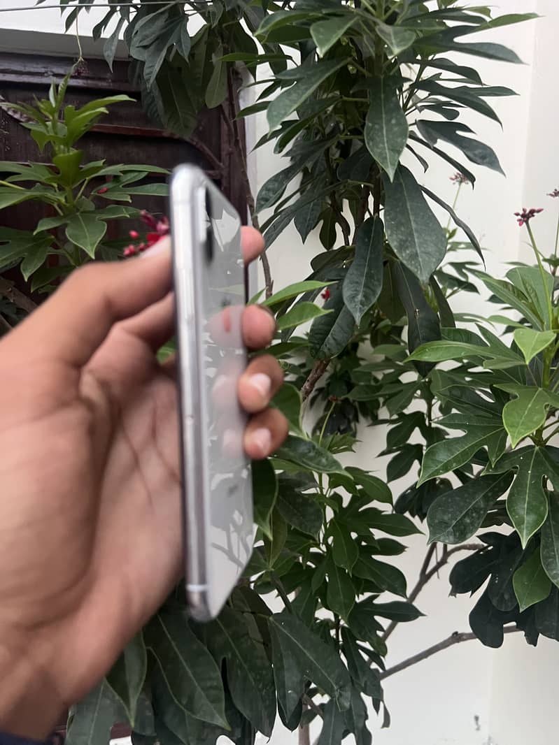 Apple iPhone X 2