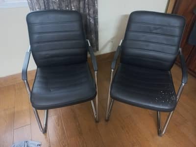 visitirs chair for urgent sale