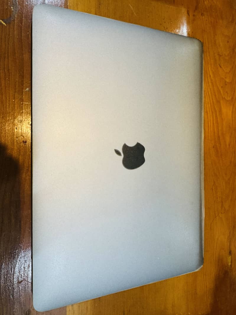 MacBook Pro 0