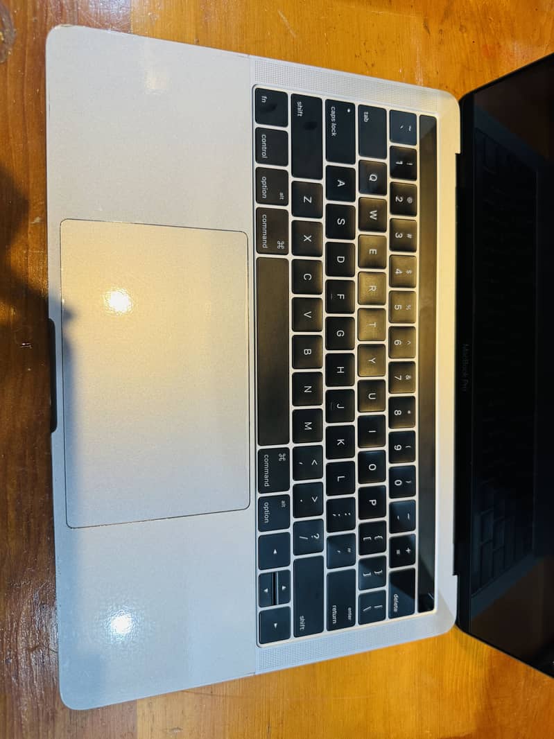 MacBook Pro 1