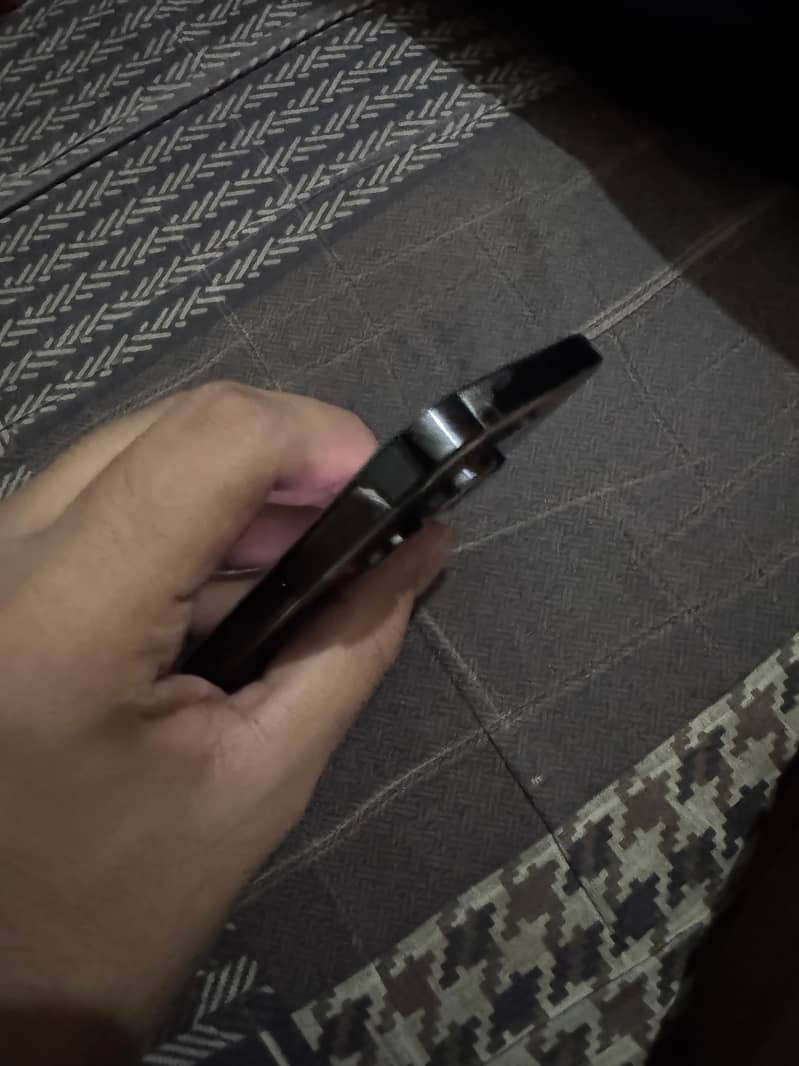 Apple iPhone 14 Pro 2