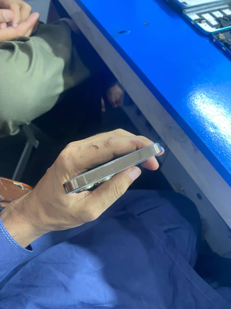 Apple iPhone 12 Pro Max 1