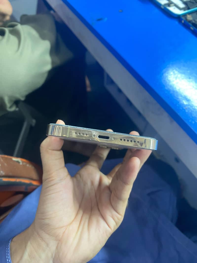 Apple iPhone 12 Pro Max 3
