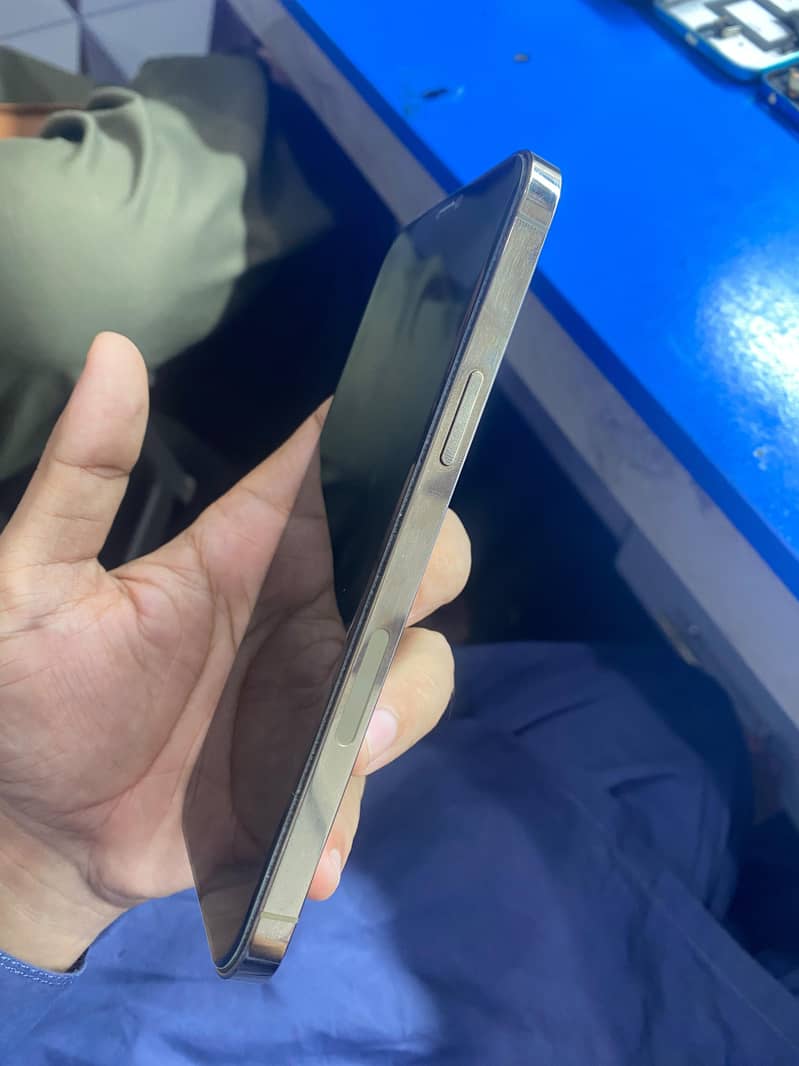 Apple iPhone 12 Pro Max 4