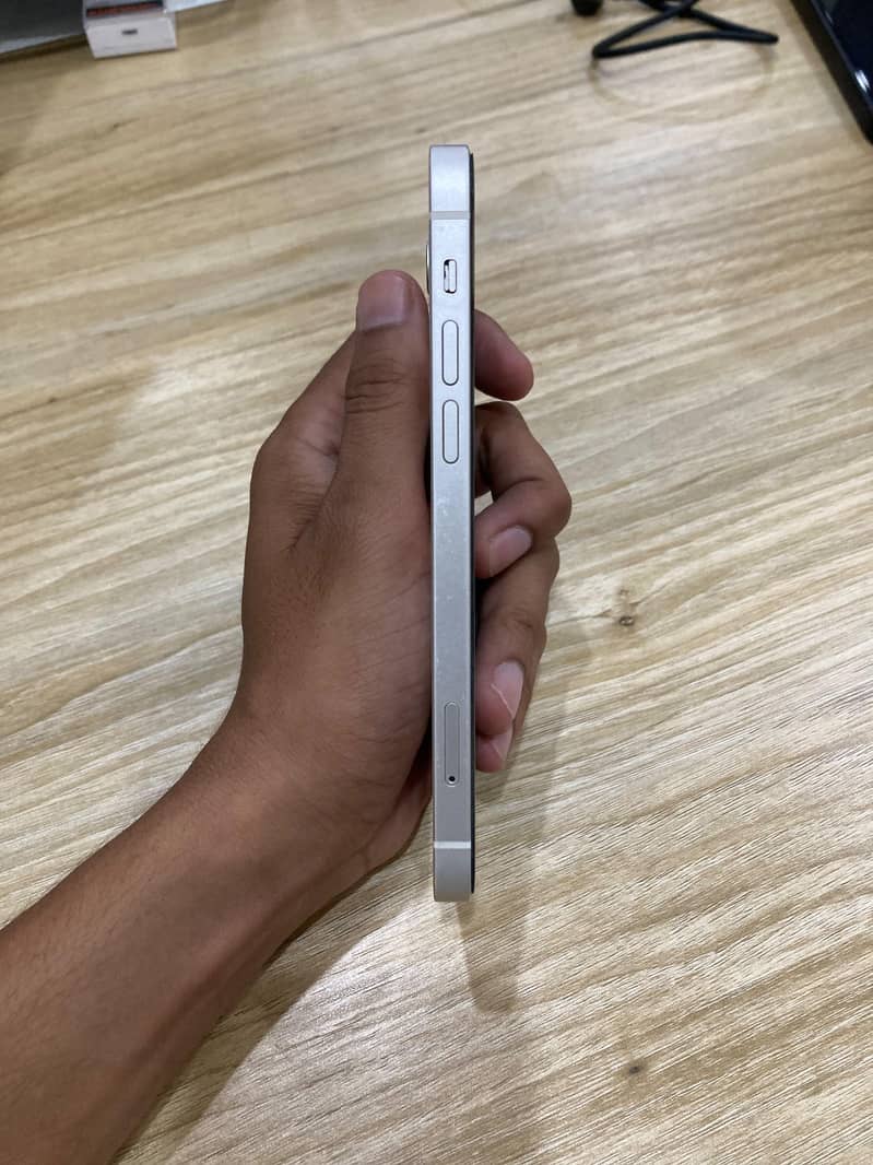 Apple iPhone 12 1