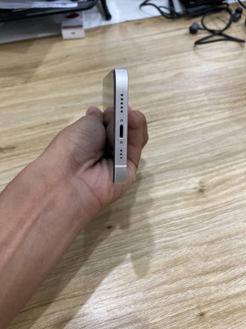 Apple iPhone 12 3