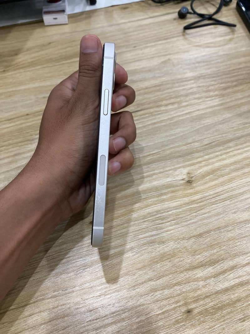 Apple iPhone 12 5