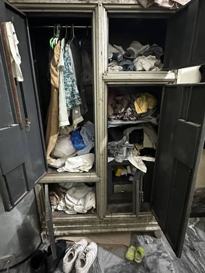 Metal almirah two door urgent sale