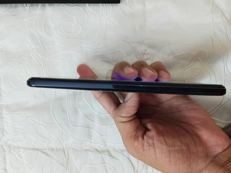 Vivo V21 3