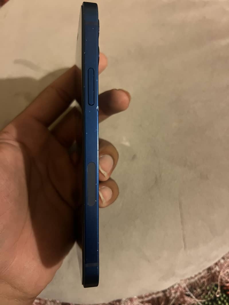 Apple iPhone 12 3