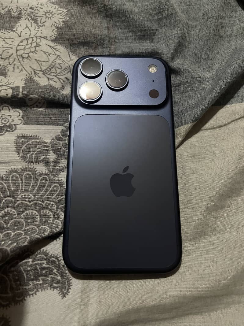 Apple iPhone 17 Pro 2