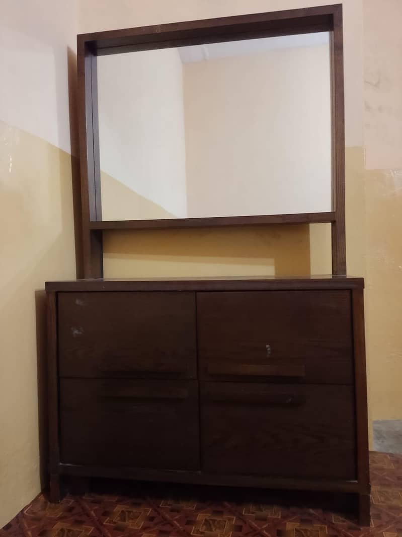 Dressing table 0