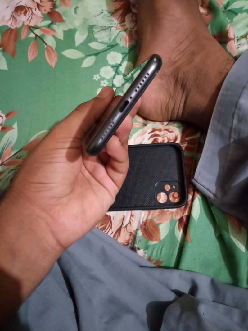 Apple iPhone 11 5