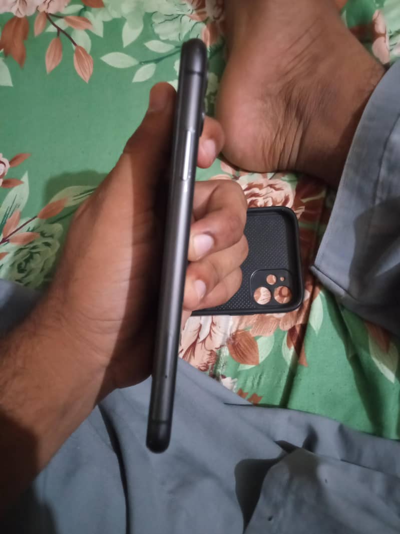 Apple iPhone 11 6