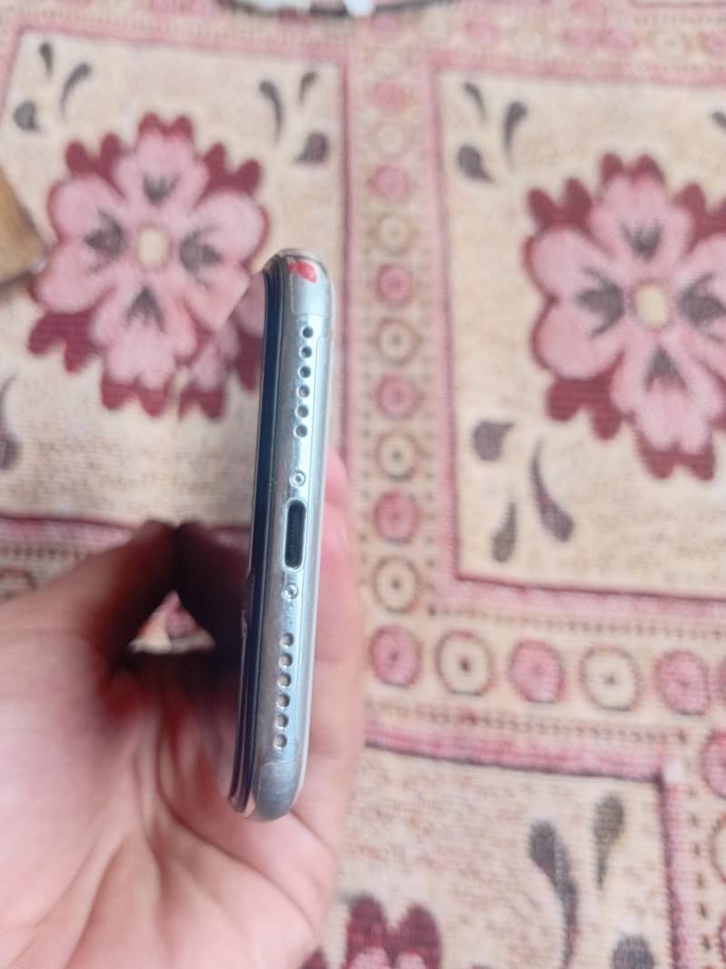 Apple iPhone X 3