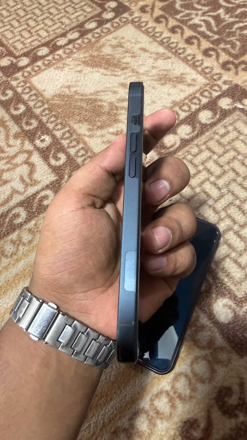 Apple iPhone 14 4