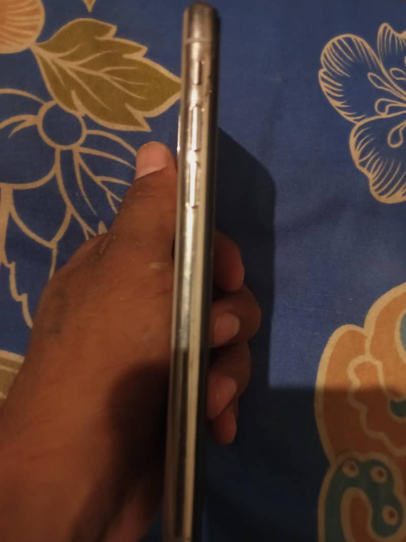 Apple iPhone X 5
