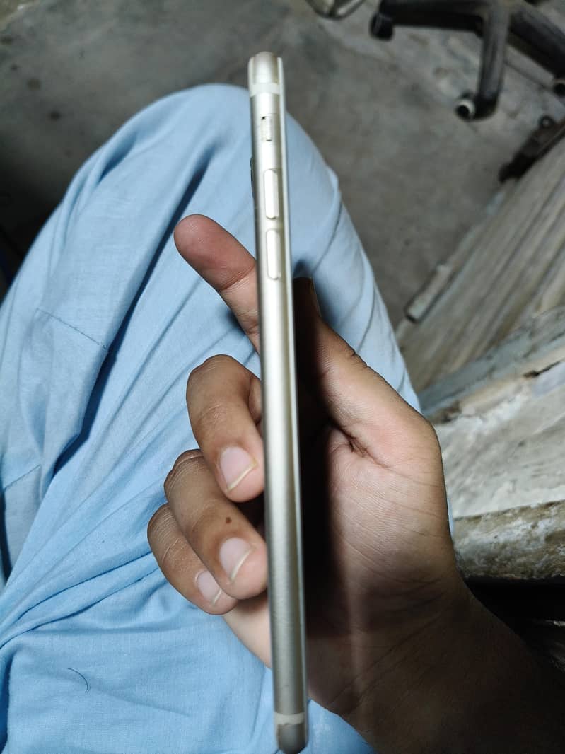 Apple iPhone 7 Plus 3