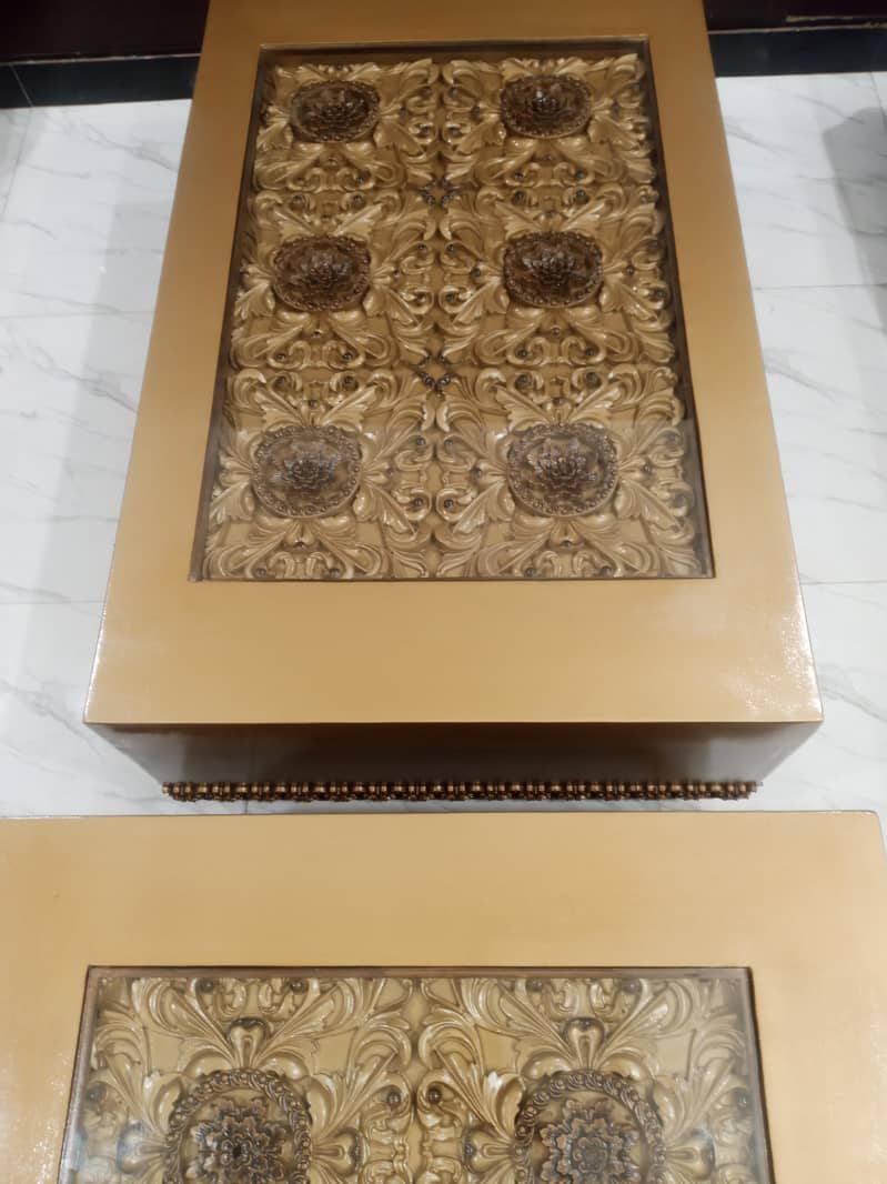 2 tables Solid wood 4